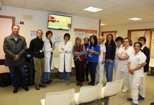 ausl-imola-inaugurazione-tv-color-dono-di-associazione-glucasia