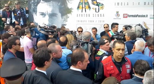 Il minuto del silenzio e il lungo applauso per Ayrton Senna Imola 2014