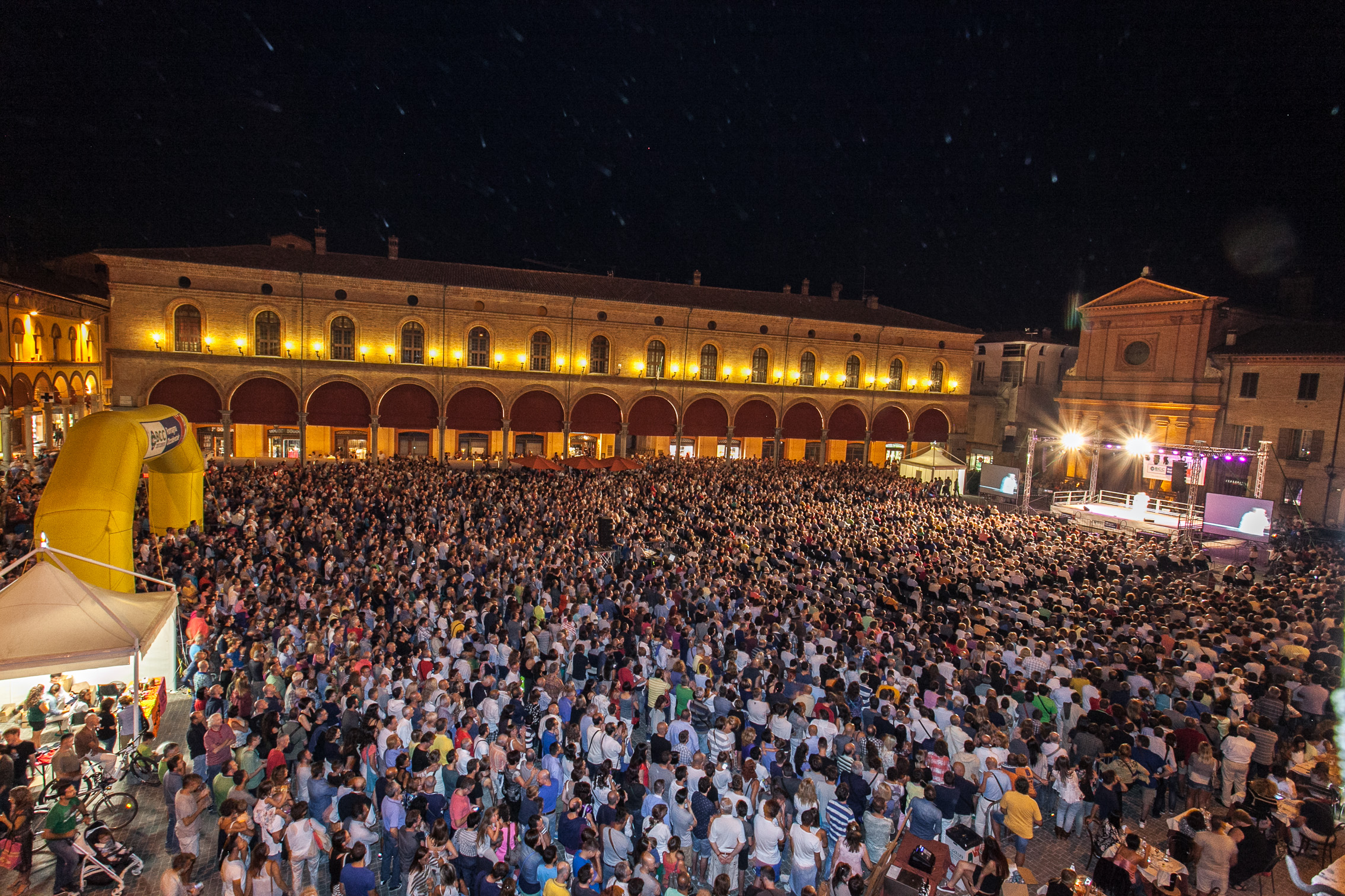 LA BCC ROMAGNA OCCIDENTALE RIEMPIE LA PIAZZA DI IMOLA