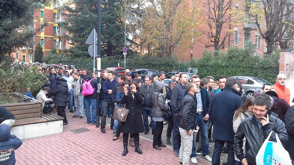 ELEZIONI ROMENE, FILE INTERMINABILI DAVANTI AL CONSOLATO. SEI CITTADINO ROMENO? RACCONTA LA TUA ESPERIENZA
