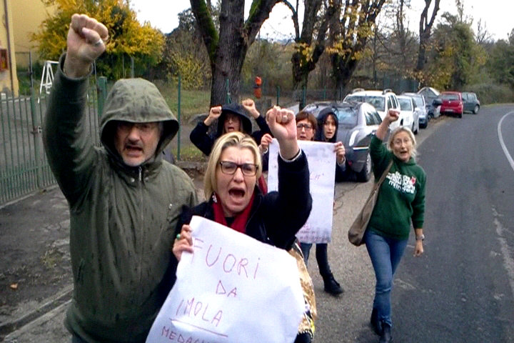 TENSIONE A IMOLA PER L’ARRIVO DI MATTEO SALVINI (VIDEO)