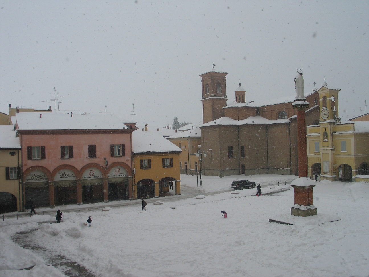 CADUTA CON LA NEVE, FA CAUSA AL COMUNE E PERDE