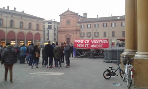 VERGOGNOSO TIRARE IN BALLO I MARO’ DURANTE IL “ONE BILLION RISING”. L’AMMINISTRAZIONE CHIEDA SCUSA!