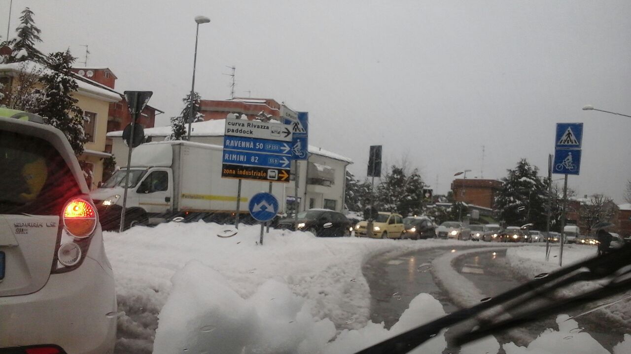 STESSA NEVE, STESSI DISAGI. INTANTO LA VALLATA E’ AL BUIO