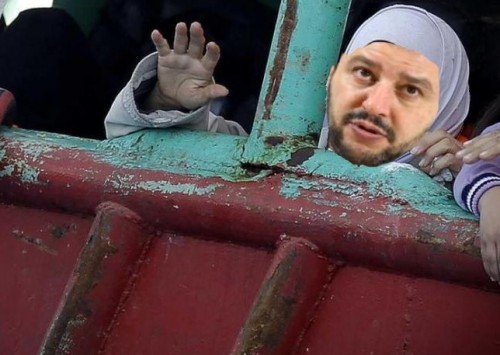 SIAMO D’ACCORDO: METTIAMO SALVINI SU UN BARCONE E FACCIAMOGLI VIVERE UNA VITA DA RIFUGIATO