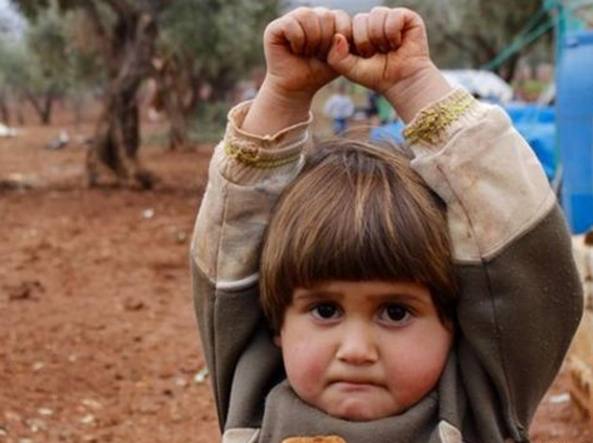BAZAR DELLA SOLIDARIETÀ PER I BAMBINI DELLA SIRIA NELLA GALLERIA DEL CENTRO CITTADINO