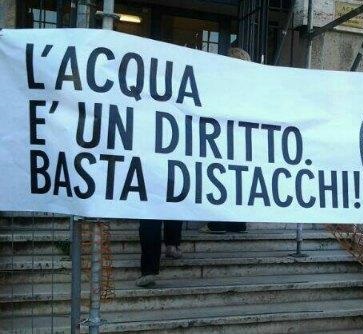 HERA STACCA L’ACQUA PER UNA SOLA BOLLETTA NON PAGATA. E POI QUANDO DEVE RIPRISTINARE IL SERVIZIO, LA SOLERZIA NON E’ LA STESSA…