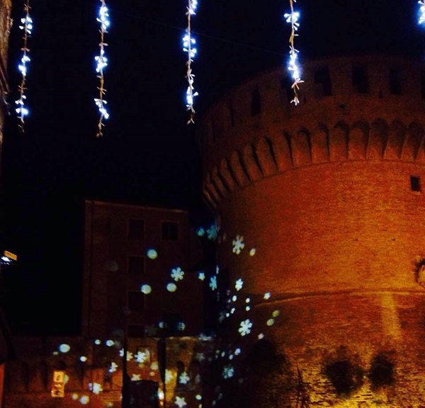A DOZZA FINE SETTIMANA DI MERCATINI IN ROCCA