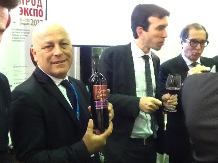 A PRODEXPO MOSCA IL MINISTRO MARTINA BRINDA CON IL VINO DI CASTEL SAN PIETRO TERME