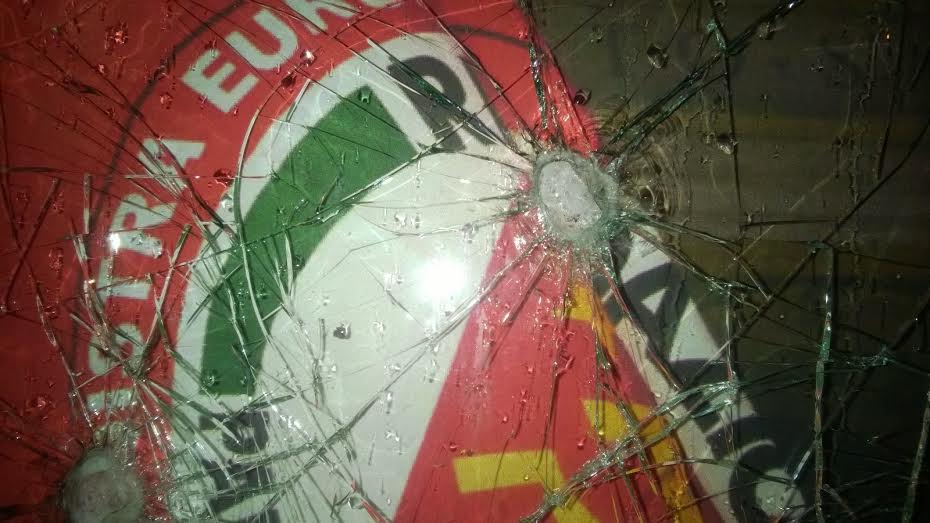 ATTO VANDALICO E VIOLENTO CONTRO LA BACHECA PRC IN CENTRO STORICO AD IMOLA