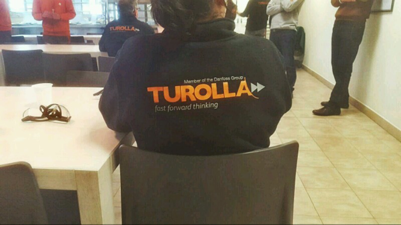 LA TUROLLA AVVIA LE PROCEDURE  PER TRE LICENZIAMENTI, È SCIOPERO