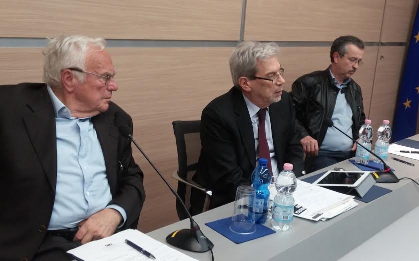 BOTTA E RISPOSTA COL SOTTOSEGRETARIO DE VINCENTI OLTRE DUE ORE DI DIBATTITO SUI TEMI ALL’ODG DEL PAESE