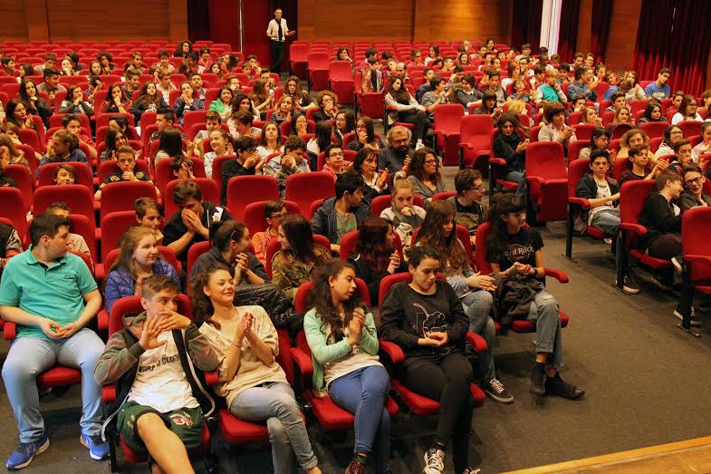 IMPARARE A CONOSCERE L’ELETTROMAGNETISMO FIN DALLE SCUOLE MEDIE