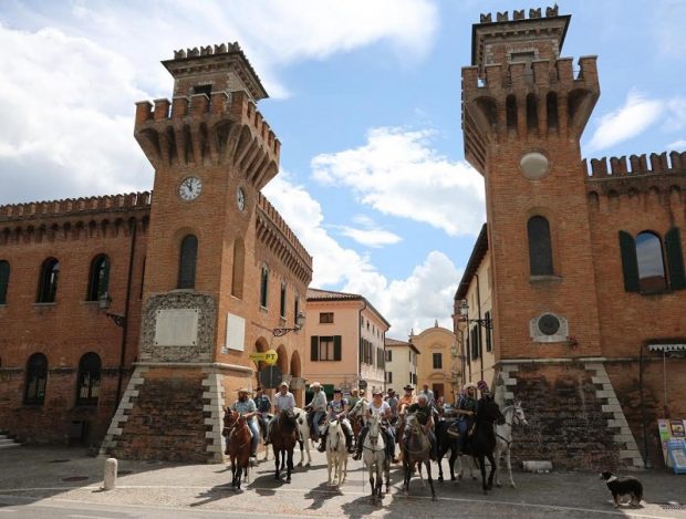 MORDANO IL RADUNO DEI CAVALIERI