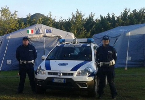 EMERGENZA SISMA ITALIA CENTRALE: ANCHE DUE AGENTI DEL CORPO UNICO INTERCOMUNALE DI POLIZIA MUNICIPALE DEL NUOVO CIRCONDARIO IMOLESE IN AIUTO DELLE POPOLAZIONI