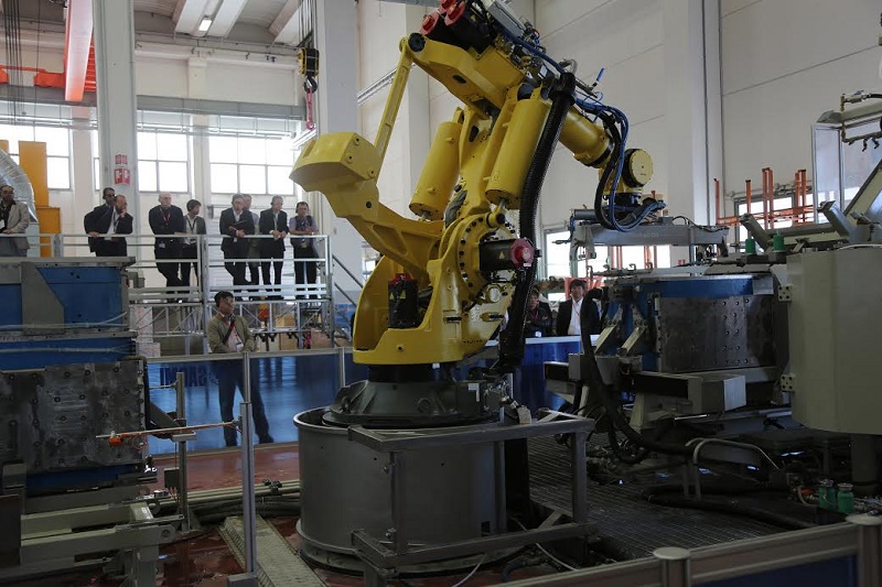 SMART, ROBOTIZZATA, 3D: COSÌ SACMI DISEGNA IL SANITARYWARE 4.0