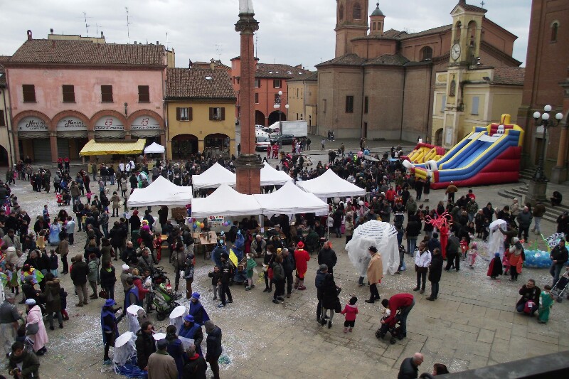 CASTEL SAN PIETRO FERVONO I PREPARATIVI PER IL CARNAVALE MEDIEVALE