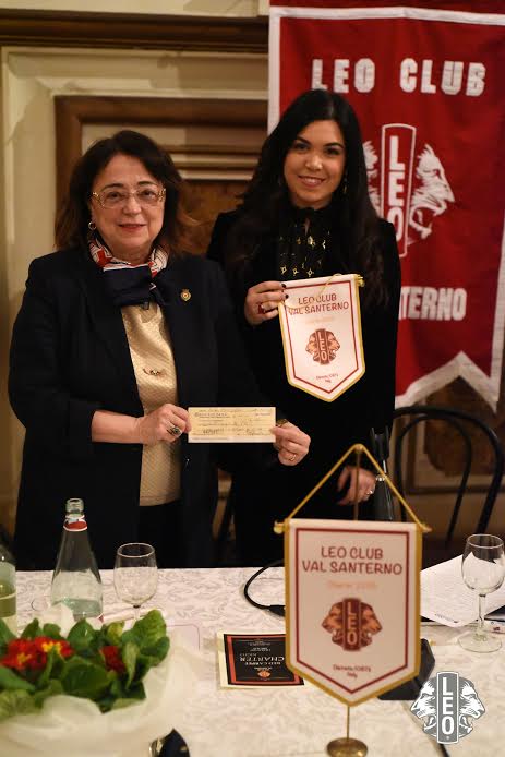 CONSEGNA ALLA CRI-COMITATO DI IMOLA DA PARTE DEL LEO CLUB VAL SANTERNO DI UN ASSEGNO A FAVORE DELLE POPOLAZIONI COLPITE DAL SISMA IN CENTRO ITALIA.