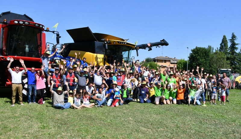 Una novantina di trattori in sfilata da Mordano fino a Imola