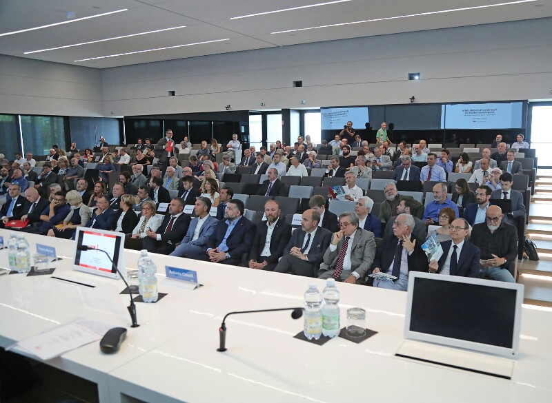 Il 4.0 è la locomotiva d’Italia”. Oggi in Sacmi Imola l’Assemblea nazionale delle Coop Industriali