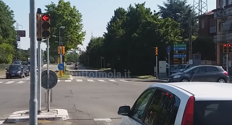 SORPRESI  20 AUTOMOBILISTI ALLA GUIDA SENZA ASSICURAZIONE AUTO E 75 SENZA LA REGOLARE REVISIONE PERIODICA DEL MEZZO