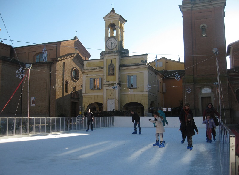 8 DICEMBRE: MERCATO STRAORDINARIO E INAUGURAZIONE DELLA PISTA DI PATTINAGGIO SUL GHIACCIO
