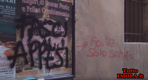 “MAFIOSO” SCRITTA SULLA BACHECA DI VACCHI