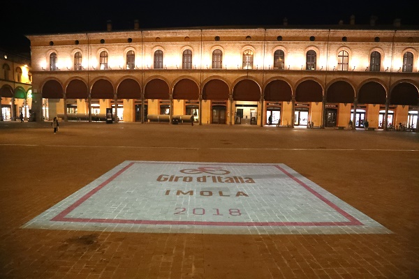 ANTEPRIMA IN ROSA, IERI SERA, ANCHE PER PIAZZA MATTEOTTI