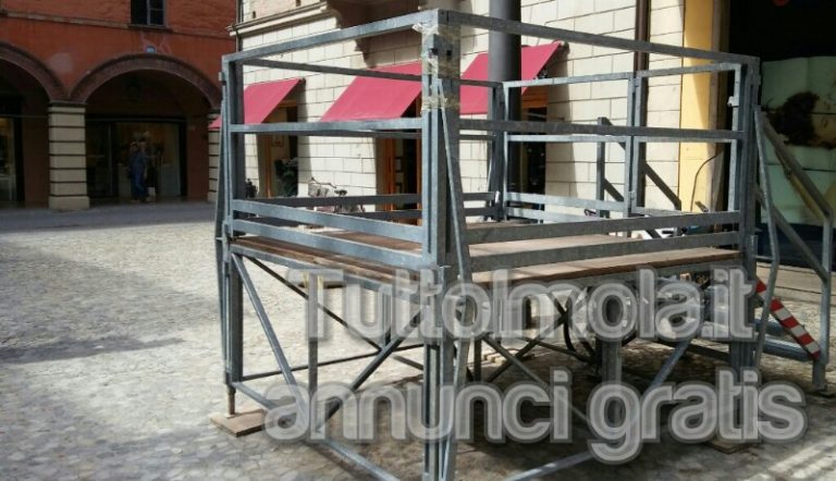“Questa campagna elettorale sta fornendo davvero spassose risate! Ci sono i civici, o coloro si fan chiamare tali. Ce ne sono sia a destra che a sinistra.”