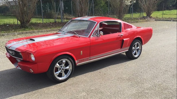 CASTEL S. PIETRO TERME, ARRIVANO LE MUSTANG IN PIAZZA XX SETTEMBRE