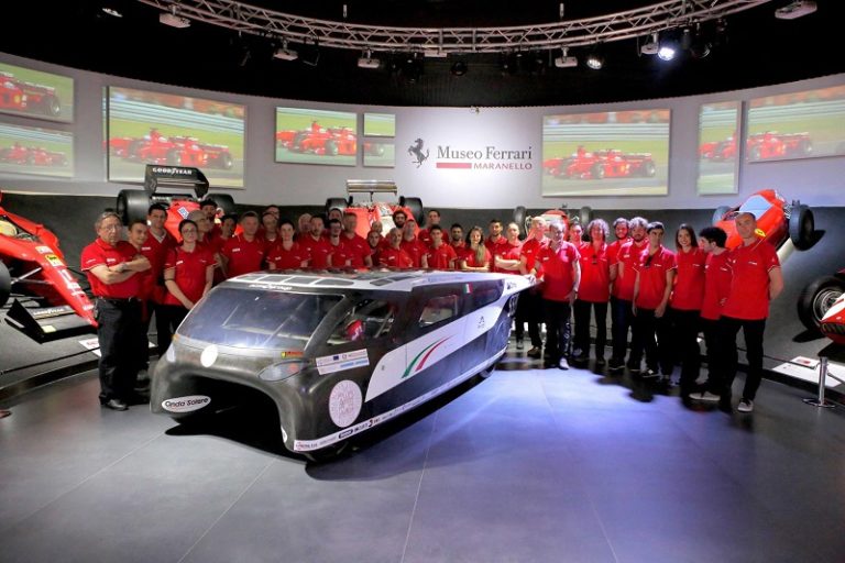 VINCE NEGLI USA EMILIA 4, AUTO SOLARE DAL CUORE CASTELLANO