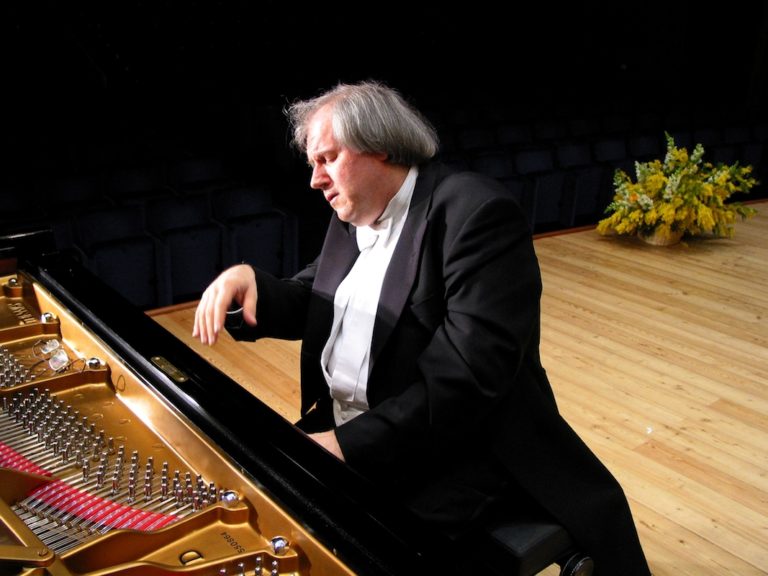 IL LEGGENDARIO PIANISTA GRIGORY SOKOLOV AL TEATRO STIGNANI