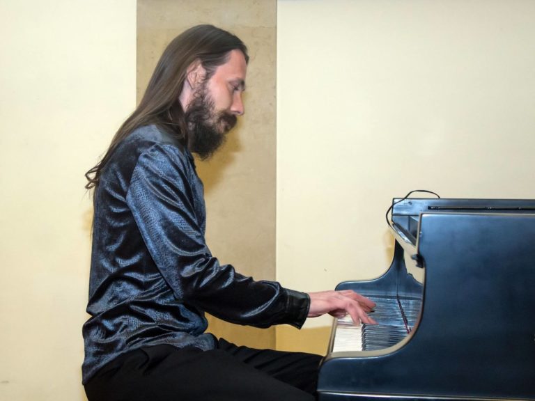 FEODOR AMIROV PER LA STAGIONE  “TALENTI E GRANDI INTERPRETI PER L’ACCADEMIA”