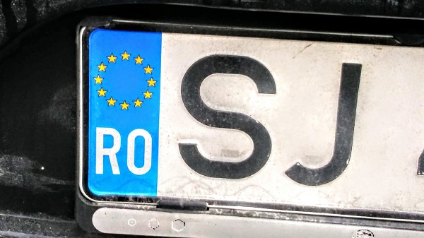 DECRETO SICUREZZA: PRIME MULTE A CHI CIRCOLA CON AUTO  CON TARGA STRANIERA MA È RESIDENTE IN ITALIA
