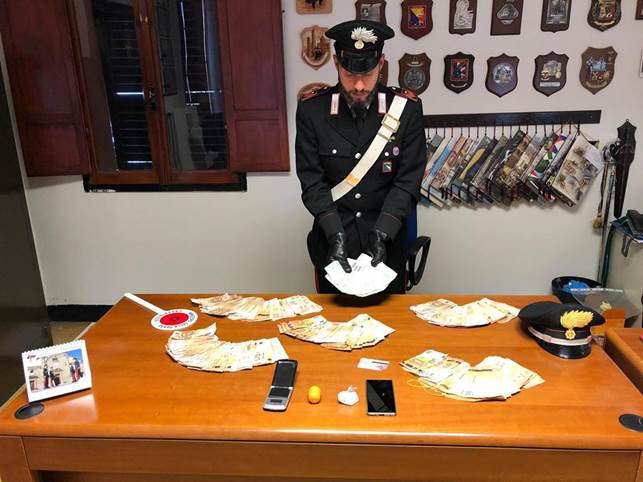 TRAFFICANTE DI COCA ARRESTATO DAI CARABINIERI  SEQUESTRATI 59.000 EURO IN CONTANTI