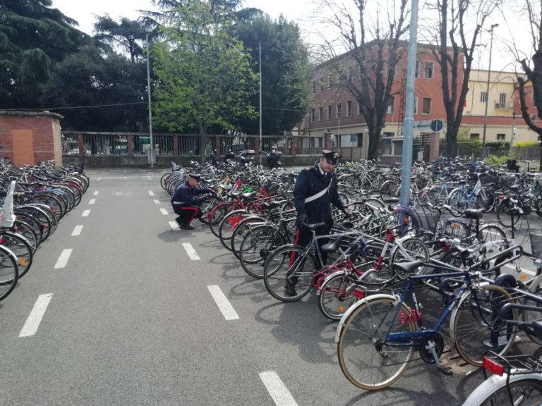 IMOLA FURTO DI BICI DUE LADRI DENUNCIATI DAI CARABINIERI DI IMOLA