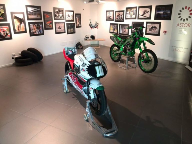MOSTRA FOTOGRAFICA “VITE IN PIEGA” CON IMMAGINI INEDITE DA MOTOGP E SUPERBIKE