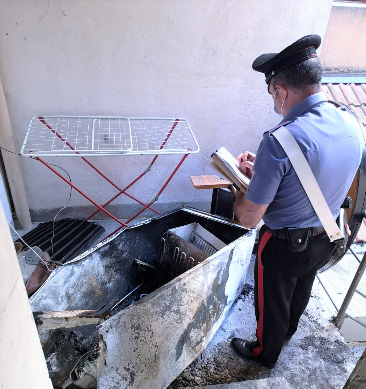 Casalfiumanese – Cinquantasettenne ustionato da un incendio divampato, probabilmente, da un malfunzionamento del frigorifero domestico