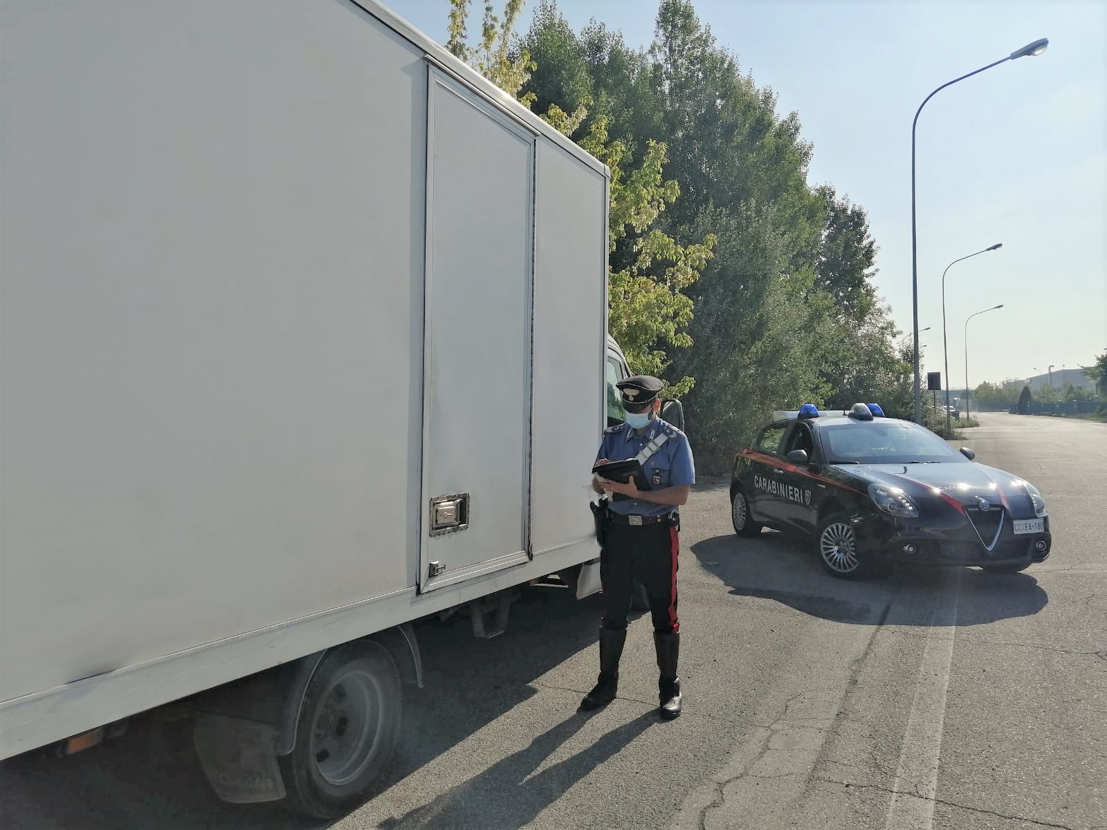 CSPT – Carabineri fermano un tir con profughi afgani malati di scabbia e assiderati