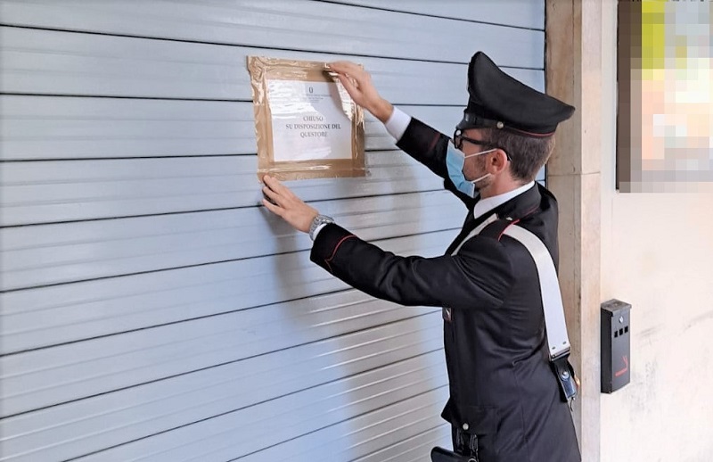 CSPT- I carabinieri hanno chiuso un bar di un 68enne italiano per la durata di 30 giorni