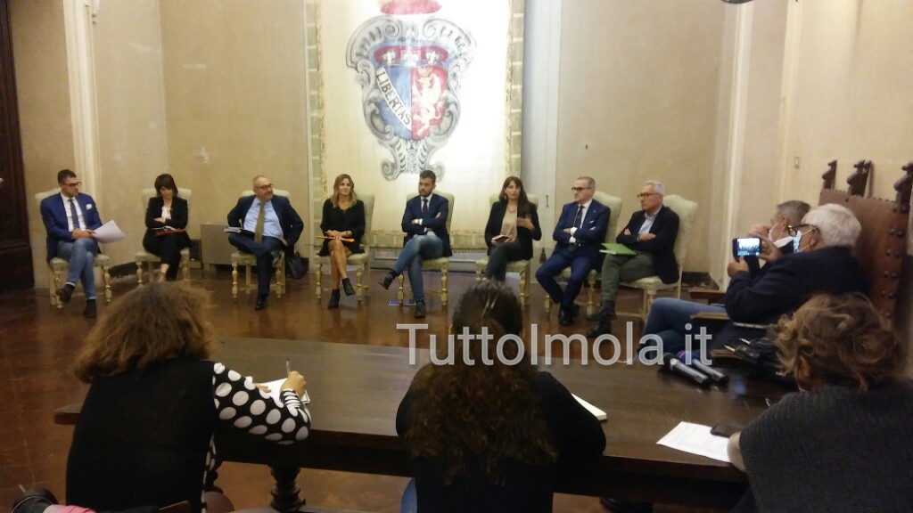 Imola – Marco Panieri presenta la sua giunta di spade e spadoni… (Video)