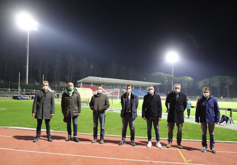 TORRI FARO NON FUNZIONANTI ALLO STADIO GALLI? FIGURACCIA DEL SINDACO