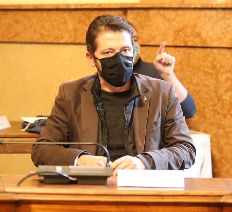 PROPAGANDA PIDDINA SENZA RITEGNO: DOPO LE ASSUNZIONI DEI VIGILI ADESSO PURE LE TELECAMERE