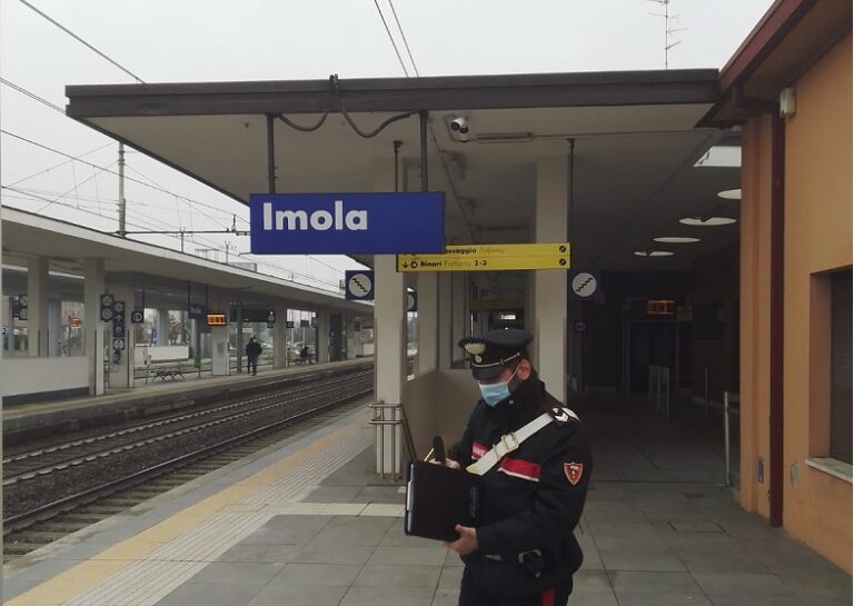 Imola – Incendio ai danni della sala d’attesa della Stazione Ferroviaria, denunciato un marocchino