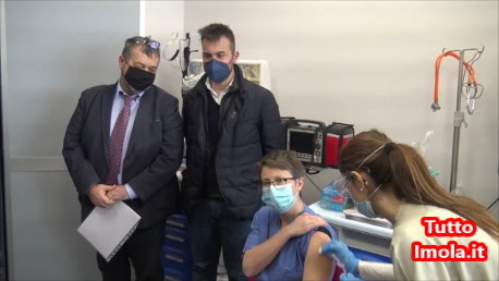 Domenica Vaccine Day anche ad Imola (Video)