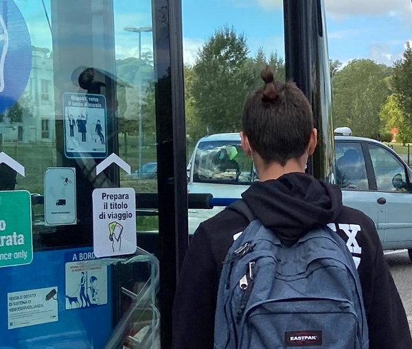 IMOLA CIRCONDARIO : TRASPORTO PUBBLICO,  NON GARANTITE LE DISTANZE PER IL RIENTRO DEI RAGAZZI DELLE SUPERIORI IN PRESENZA.