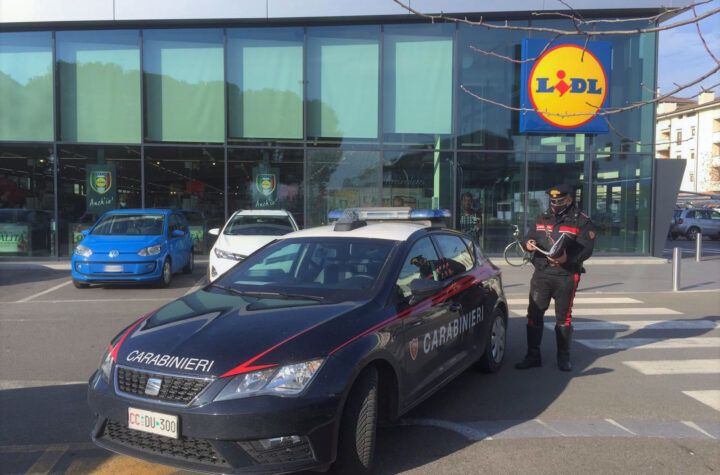 Imola – Rubano un televisore al supermercato, tre tunisini 20enni denunciati