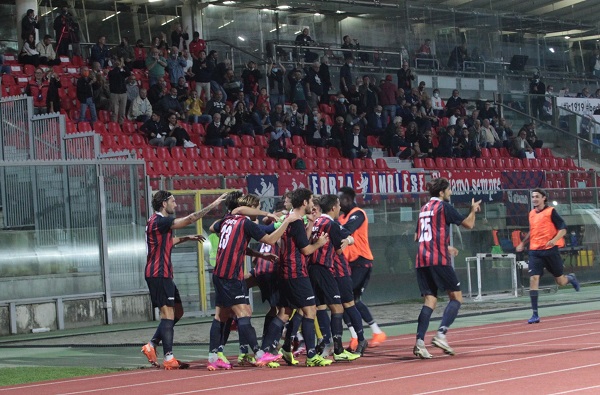 Resoconto della partita di calcio: IMOLESE-PONTEDERA 4-1