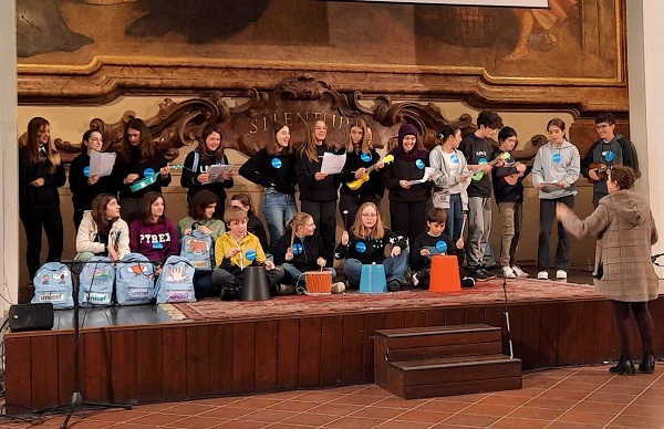 L’IC 5 DI IMOLA PROTAGONISTA A BOLOGNA ALL’EVENTO IN OCCASIONE DELLA GIORNATA MODIALE DELL’INFANZIA