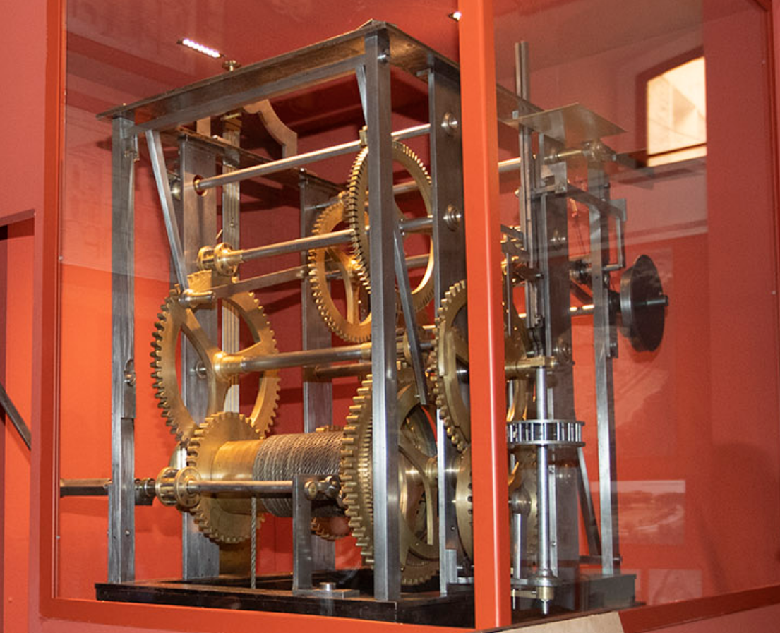 Rinato il meccanismo dell’antico orologio della Torre Comunale: Imola riscopre la sua storia